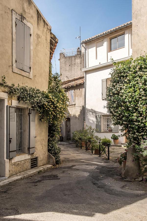 Arles Maison Petite Roquette Et Garage Esterno foto